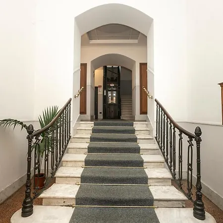 Real Italian Estate - Gold E Silver Apartman *