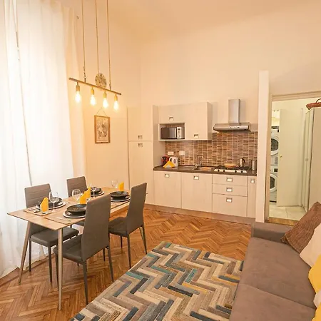 Real Italian Estate - Gold E Silver Apartment