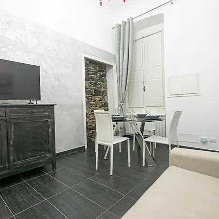 Real Italian Estate - Gold E Silver Apartment